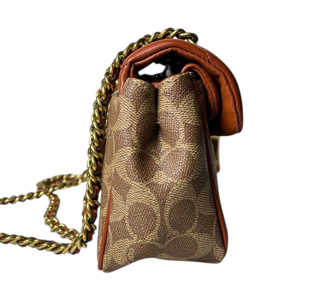 Жіноча сумка Coach Tabby 26 In Signature Canvas With Quilting, бежево-руда coach120 фото
