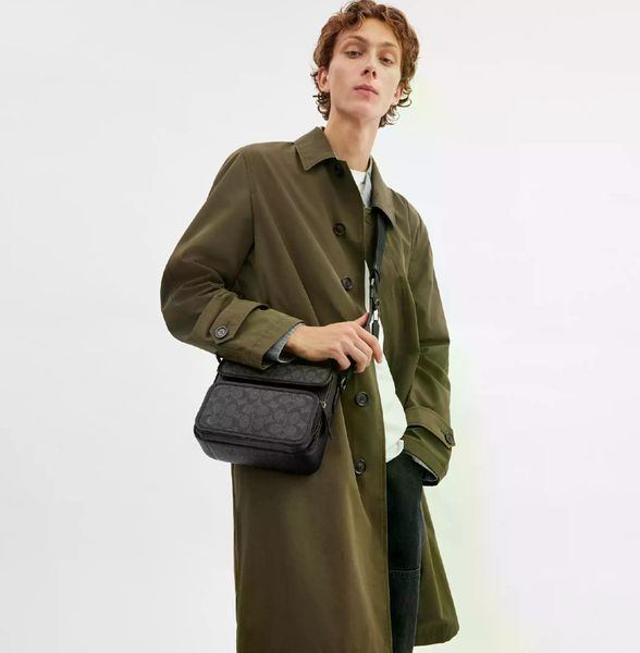 Чоловіча шкіряна сумка Coach Sullivan Flap Crossbody Signature, чорна coach126 фото