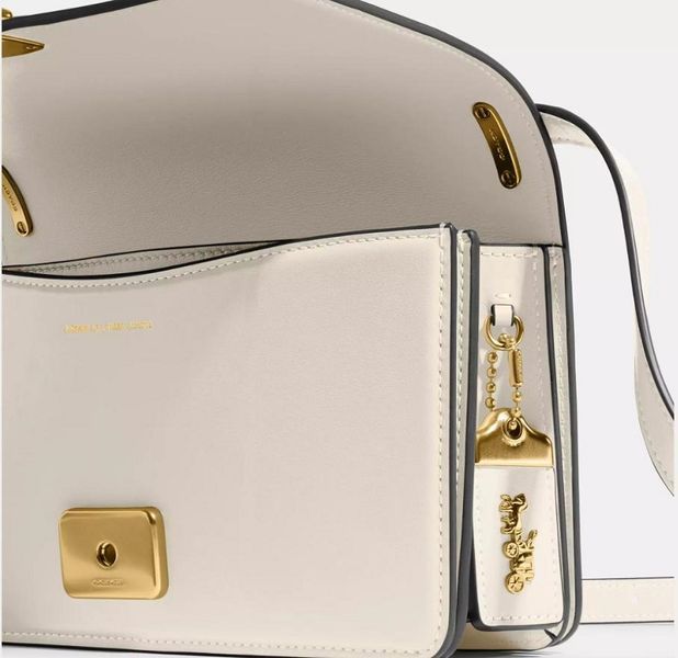Жіноча сумка Coach Bandit, Brass/Ivory coach135 фото